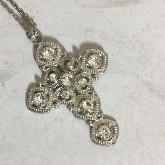 Silver blingy cross on silver chain - Picture 2 of 7